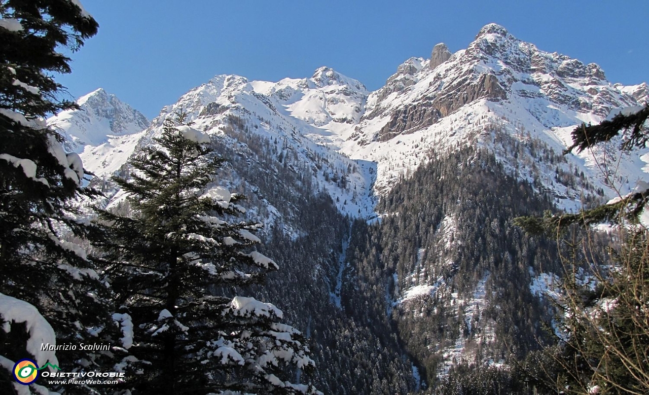 27 Panorama dal Tre Signori al Pizzo di Giacomo....JPG